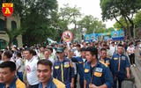 Hàng nghìn người đi bộ kêu gọi 